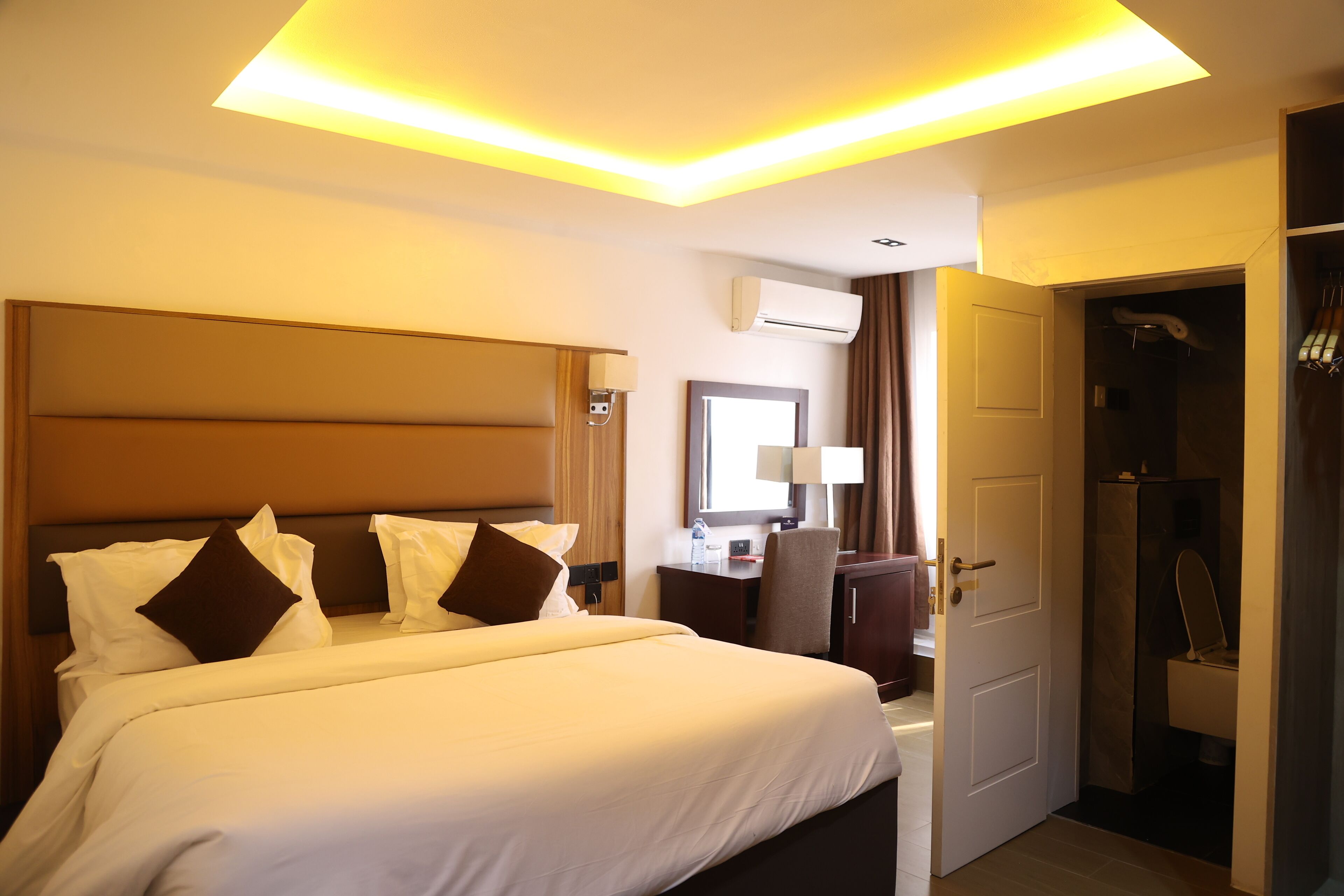 Quarto luxo, 1 cama King, ar-condicionado, vista para o jardim | Roupas de cama premium, individualmente decorados