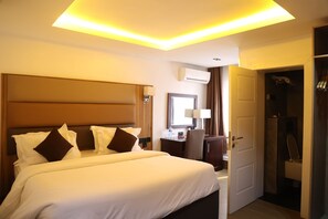 Deluxe Room, 1 King Bed, Air conditioning, Garden View - Bolton White Residence (Abuja)