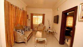 Royal Suite, 1 Double Bed | 5 bedrooms, desk, laptop workspace, Internet