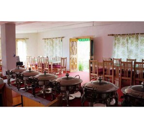 Daily buffet breakfast for a fee - Nubra Summer Camp (Leh)