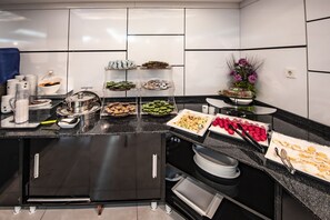 Free daily buffet breakfast