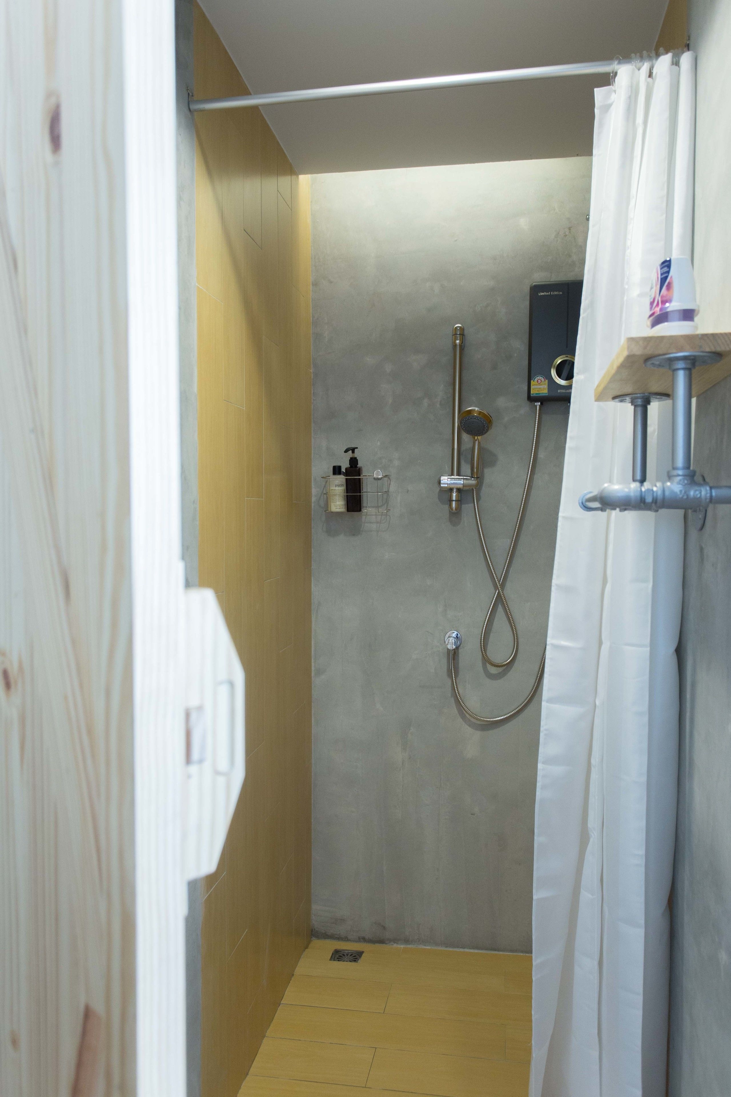 Photo - Barn & Bed Hostel at BTS Phrom Phong