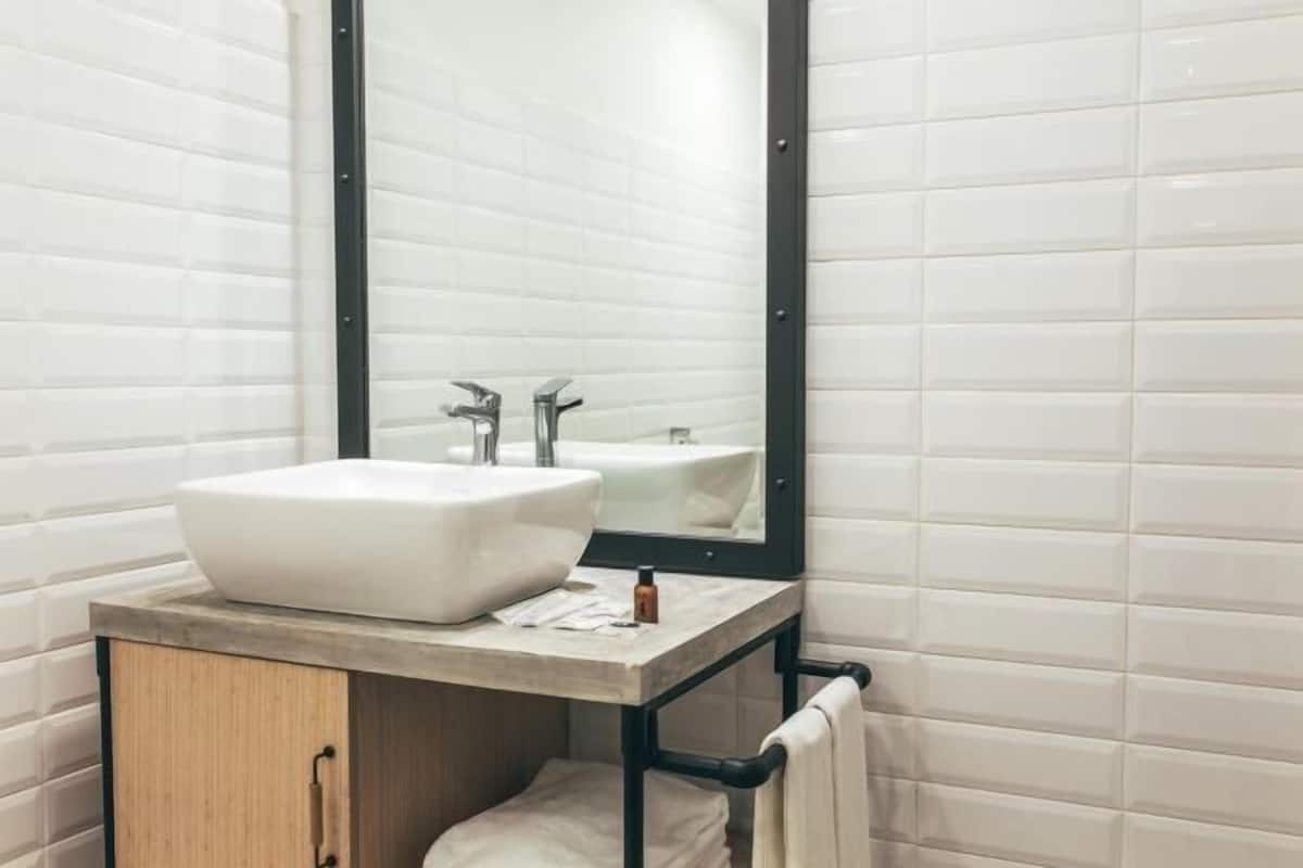 Baño | Regadera, regadera tipo lluvia, amenidades de baño gratuitas