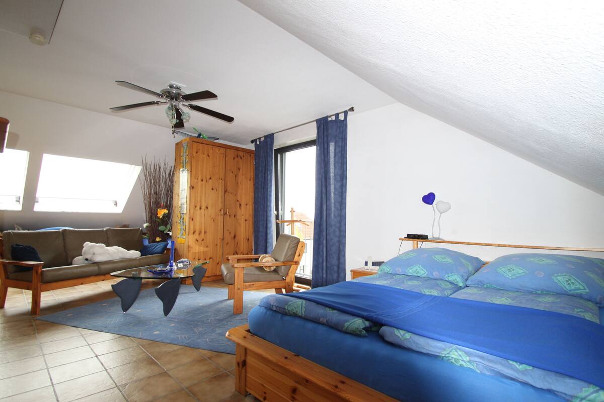 Business Studio, Multiple Beds, Non Smoking, Microwave (Dachstudio mit Seeblick) | Premium bedding, down comforters, minibar, in-room safe