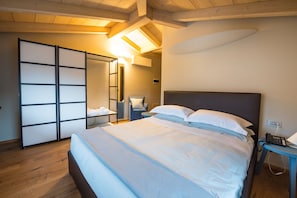 Minibar, in-room safe, laptop workspace, soundproofing - Hotel Aqua Crua (Barbarano Vicentino)