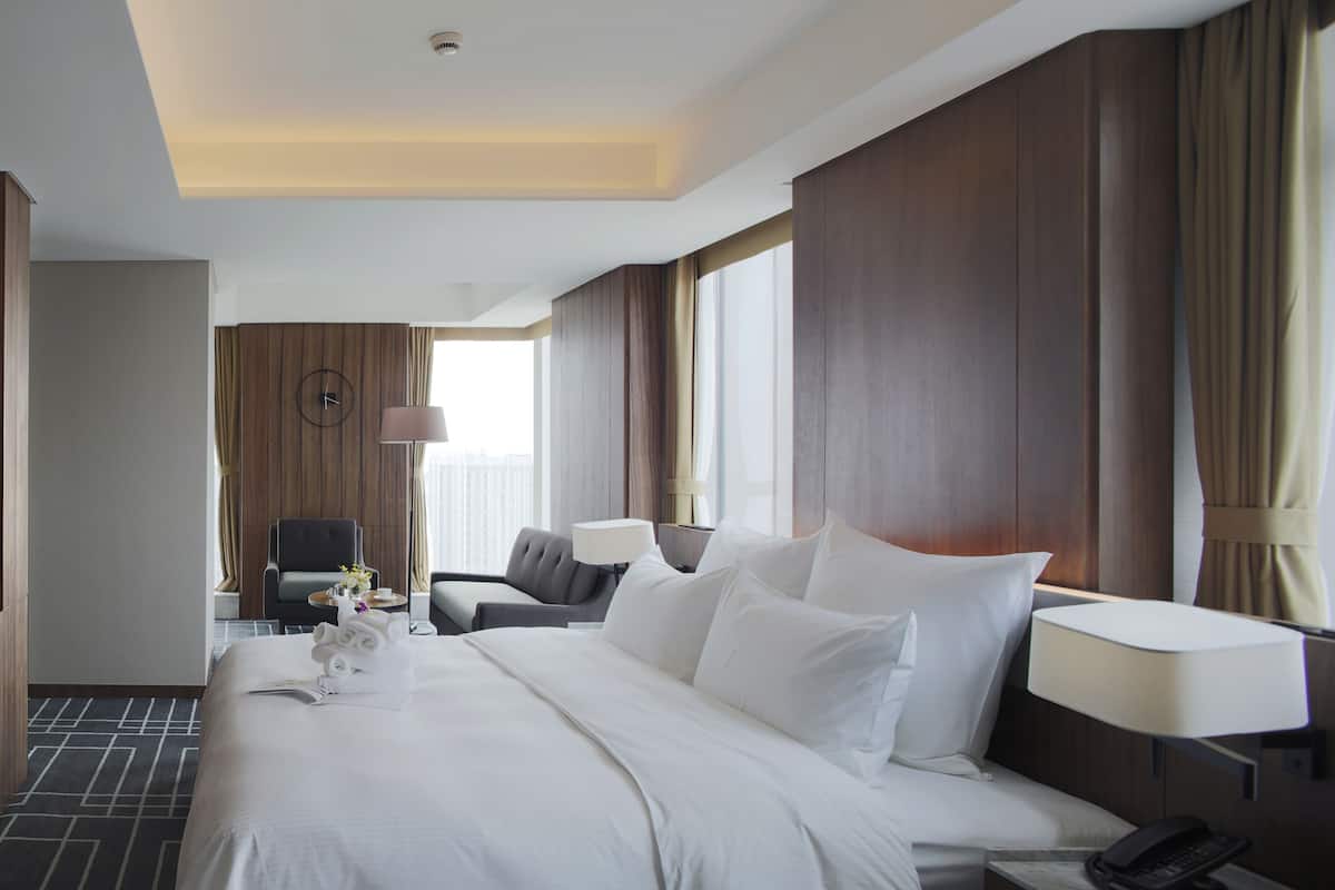 Habitación Deluxe, 1 cama de matrimonio grande | Ropa de cama de alta calidad, minibar, caja fuerte y escritorio