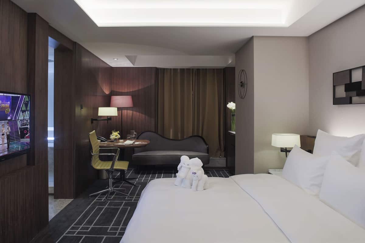 superior king room | premium bedding, minibar, in-room safe, desk