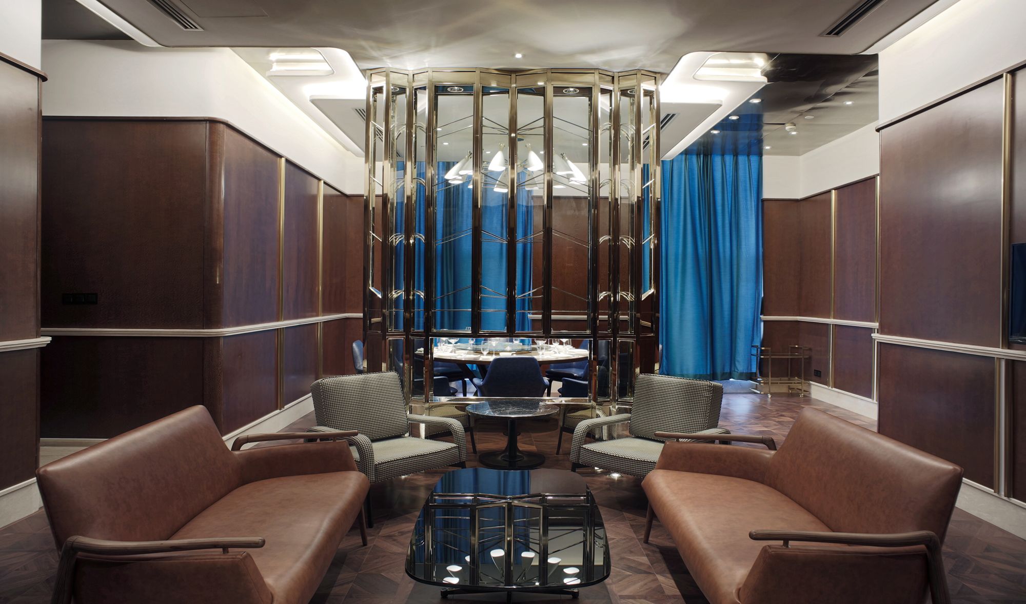 3 restaurants, breakfast, lunch served; local and international cuisine