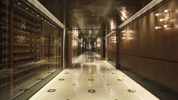 3 من المطاعم، تقديم الإفطار، خيارت الطبخ المحلي والعالمي