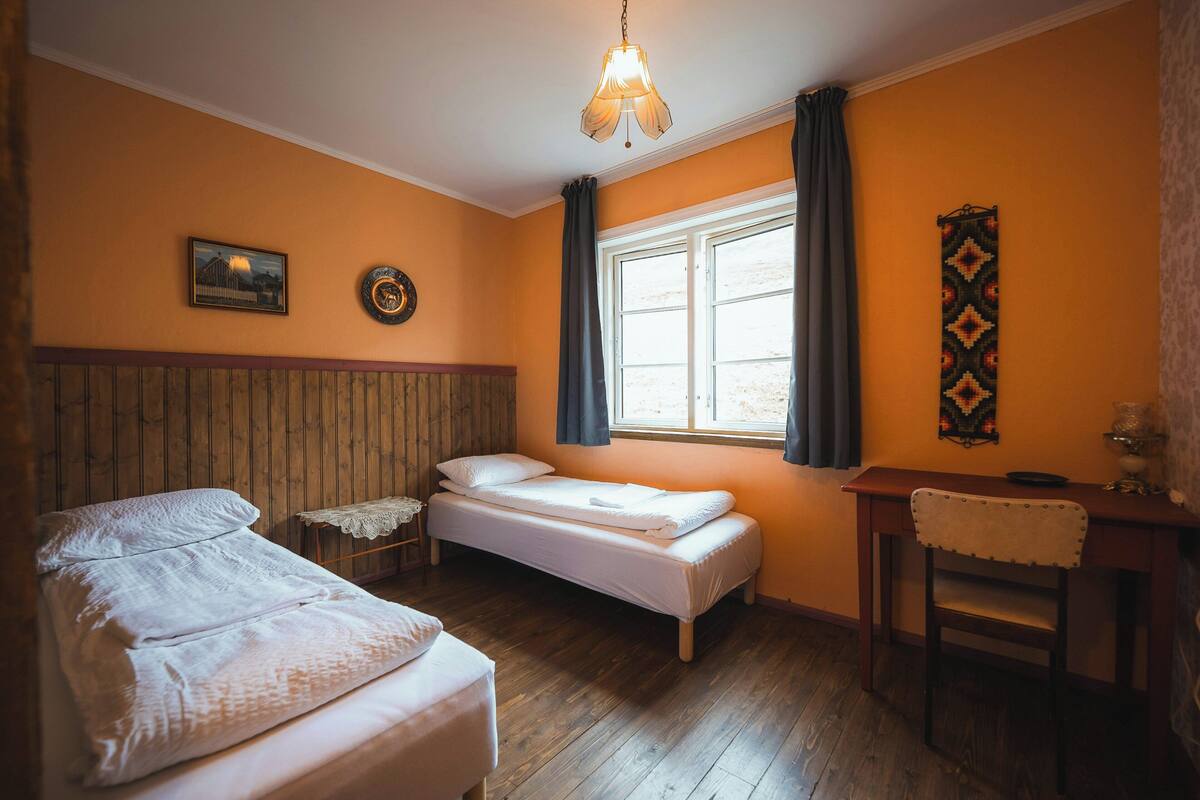 Superior kamer, 1 twee- of 2 eenpersoonsbedden, uitzicht op rivier, aan piste | Verduisterende gordijnen, gratis wifi, beddengoed
