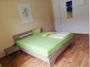 Comfort Condo, 2 Bedrooms, Accessible, Non Smoking | Soundproofing, iron/ironing board, rollaway beds, wheelchair access