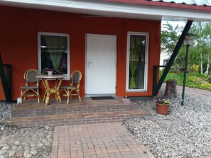 Classic Suite, 1 Bedroom, Non Smoking, Garden View | Terrace/patio - Pension, Seminarräume & Käsemanufaktur im Leezener Hof (Leezen)