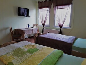 Classic Double or Twin Room, 1 Bedroom, Non Smoking, Garden View | Soundproofing, iron/ironing board, rollaway beds, wheelchair access - Pension, Seminarräume & Käsemanufaktur im Leezener Hof (Leezen)