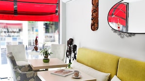 Dining - The House Next To (Istanbul)