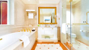 Separate bathtub and shower, deep-soaking bathtub