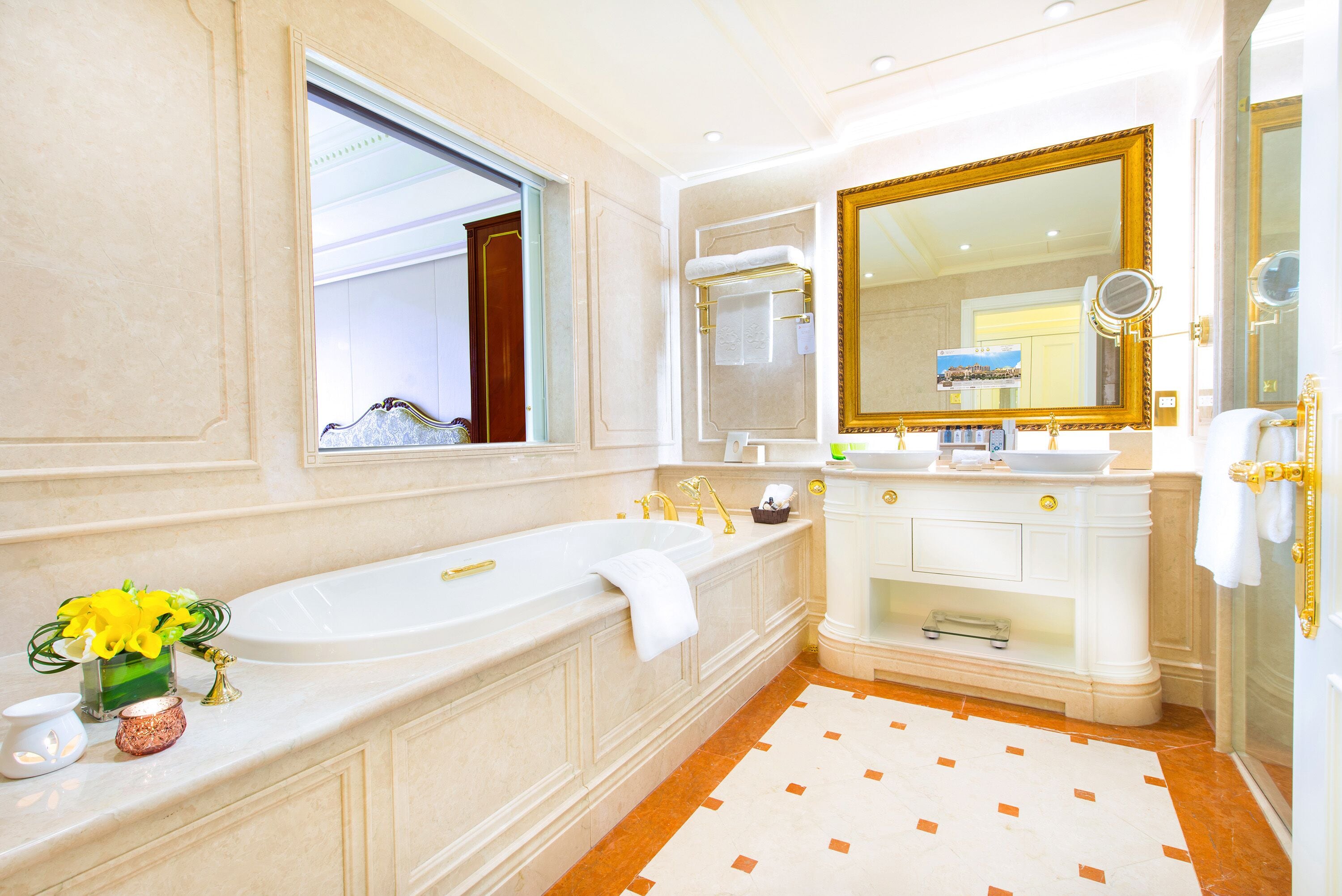 deluxe room, balcony | bathroom | separate bathtub and shower, deep-soaking bathtub