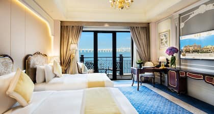 Legend Palace Hotel