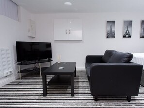 Studio, Private Bathroom (Studio apartment ) | Lounge