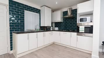 Appartement, privébadkamer (2 Bedroom Occupancy 7) | Gemeenschappelijke keuken