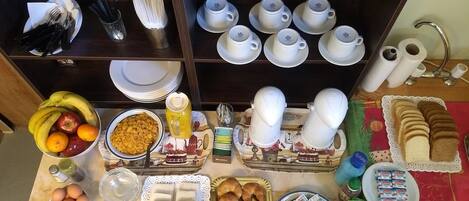 Tägliches inbegriffenes einheimisches Frühstück