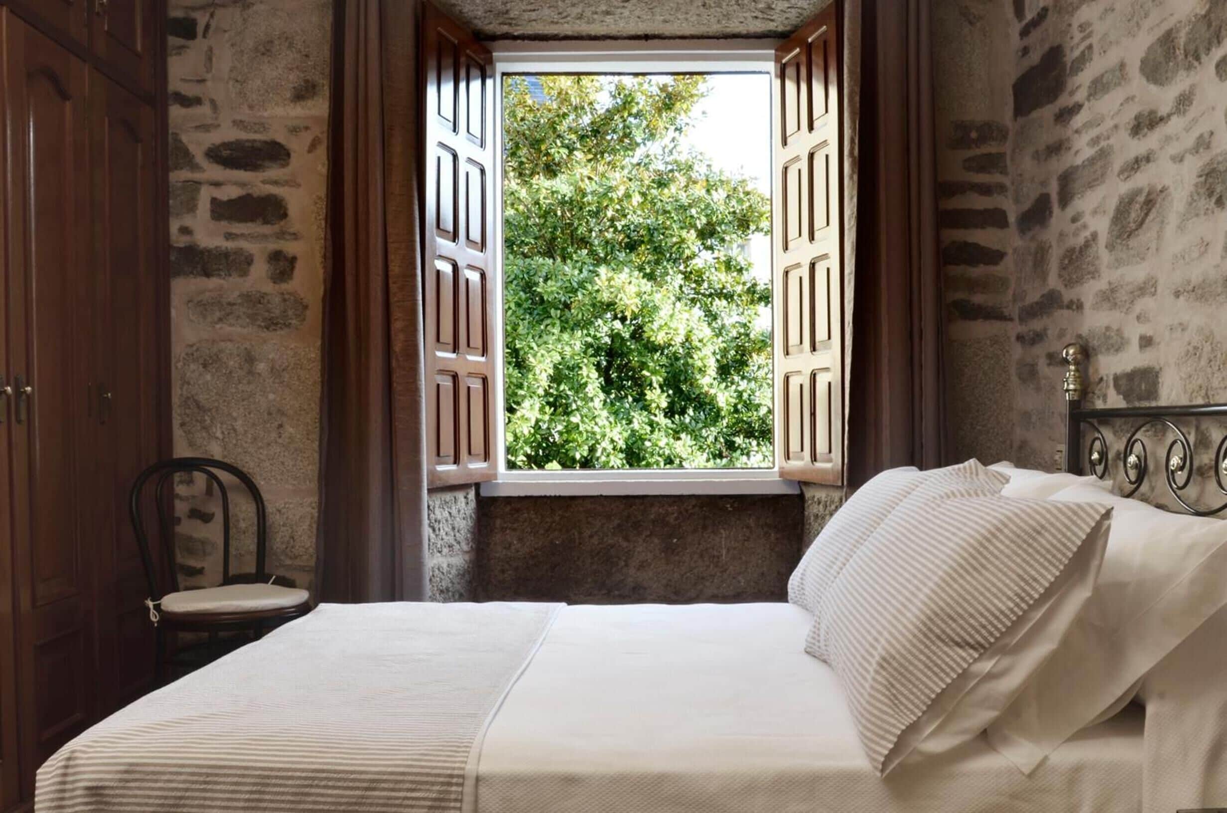 Wifi gratis y ropa de cama