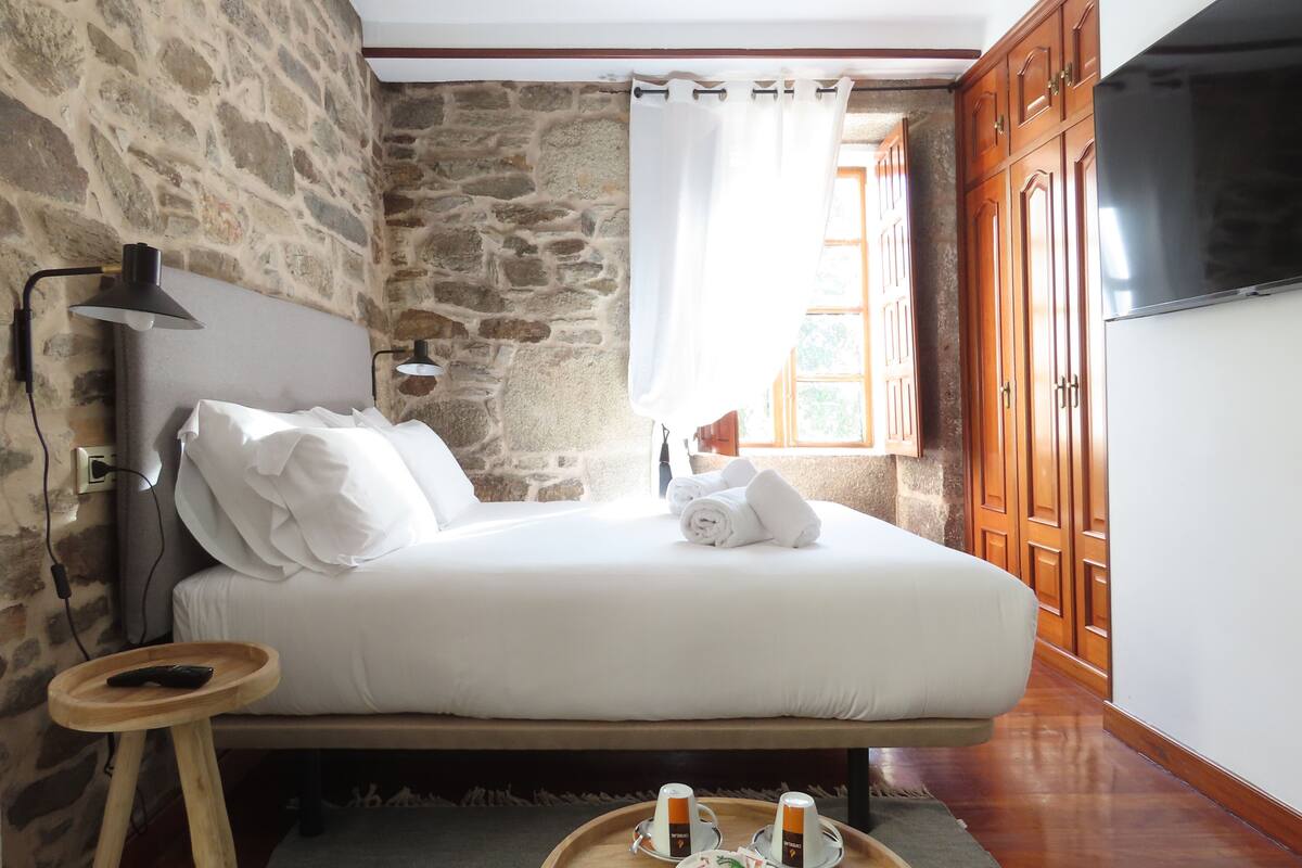 Wifi gratis y ropa de cama