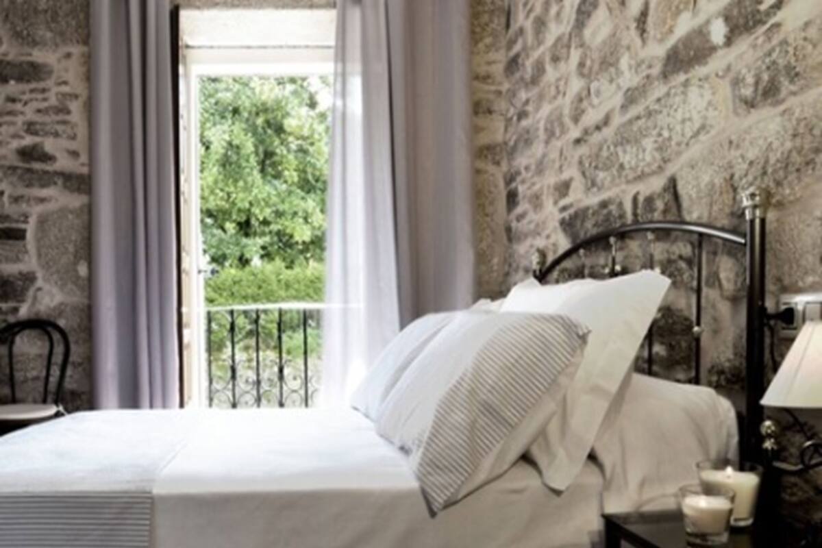 Habitación económica doble | Wifi gratis y ropa de cama