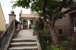 Exterior - Ludlow Mascall Centre - Hostel (Ludlow)