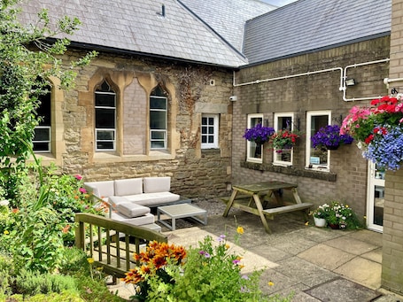 Courtyard. Ludlow Mascall Centre - Hostel