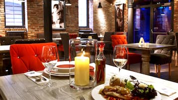 2 restaurants, Italian cuisine
