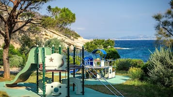 Childrenâs play area â outdoor