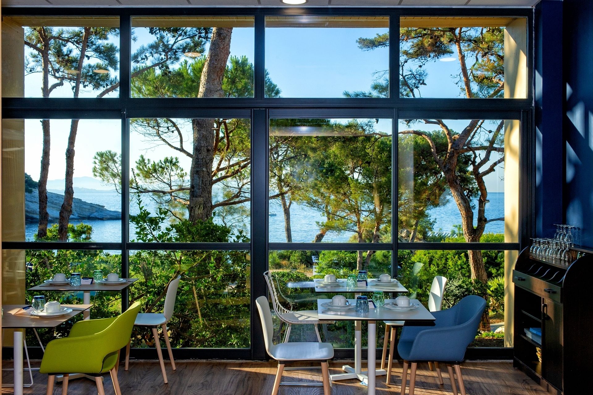 Petit déjeuner buffet (20 EUR par personne)