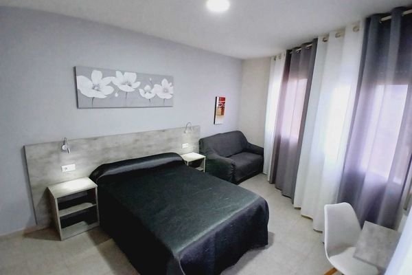 Caja de seguridad en la habitación y decoración personalizada