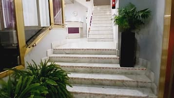 入口