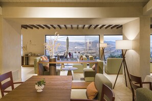 Lunch and dinner served, local cuisine - Rocca dei Saraceni (Regalbuto)