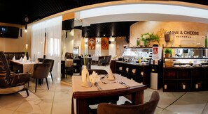 Aamiainen, lounas ja illallinen; venäläinen keittiö