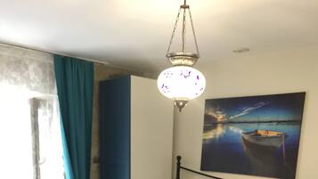 Minibar, desk, soundproofing, free WiFi