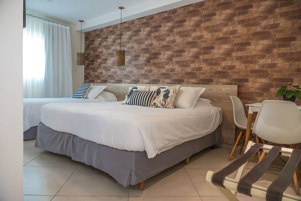 deluxe suite | 1 bedroom, minibar, in-room safe, blackout curtains