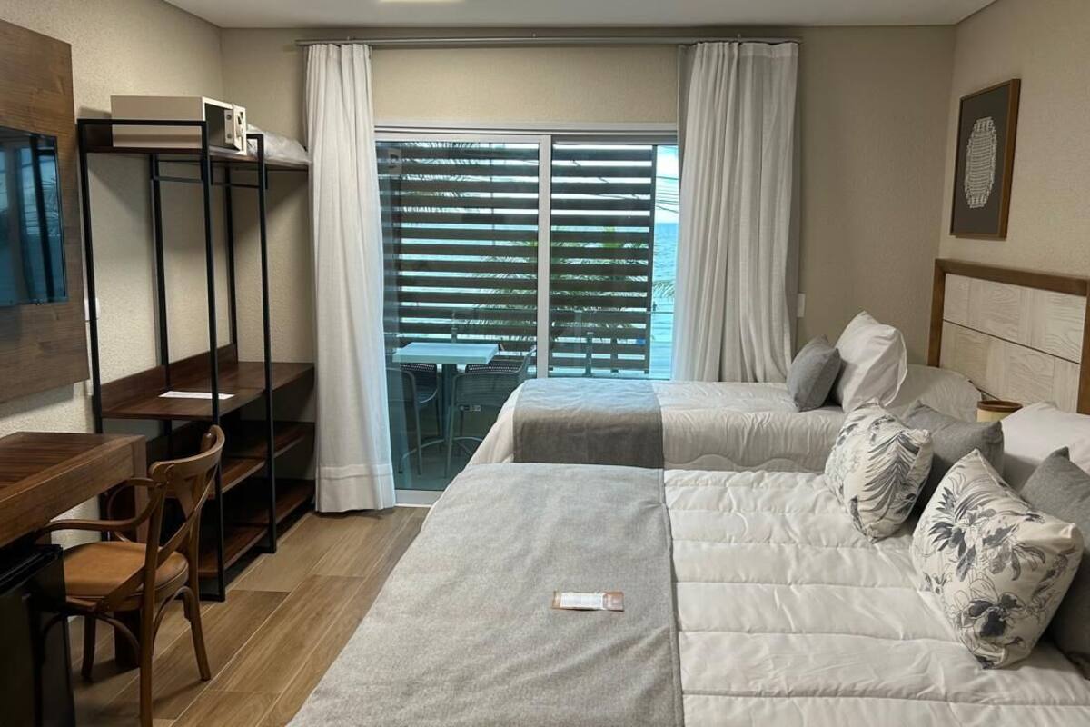 suite | 1 bedroom, minibar, in-room safe, blackout curtains