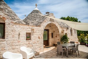 Exterior - Almapetra Trulli Resort (Locorotondo)