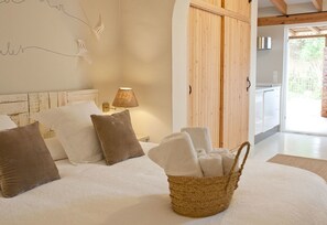 Suite estudio (3) | Ropa de cama de alta calidad, minibar, caja fuerte y wifi gratis