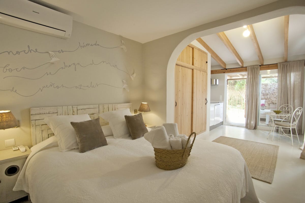 Studio Suite (3) | Seprai premium, minibar, brankas, dan Wi-Fi gratis
