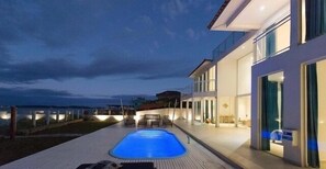 Outdoor pool, sun loungers