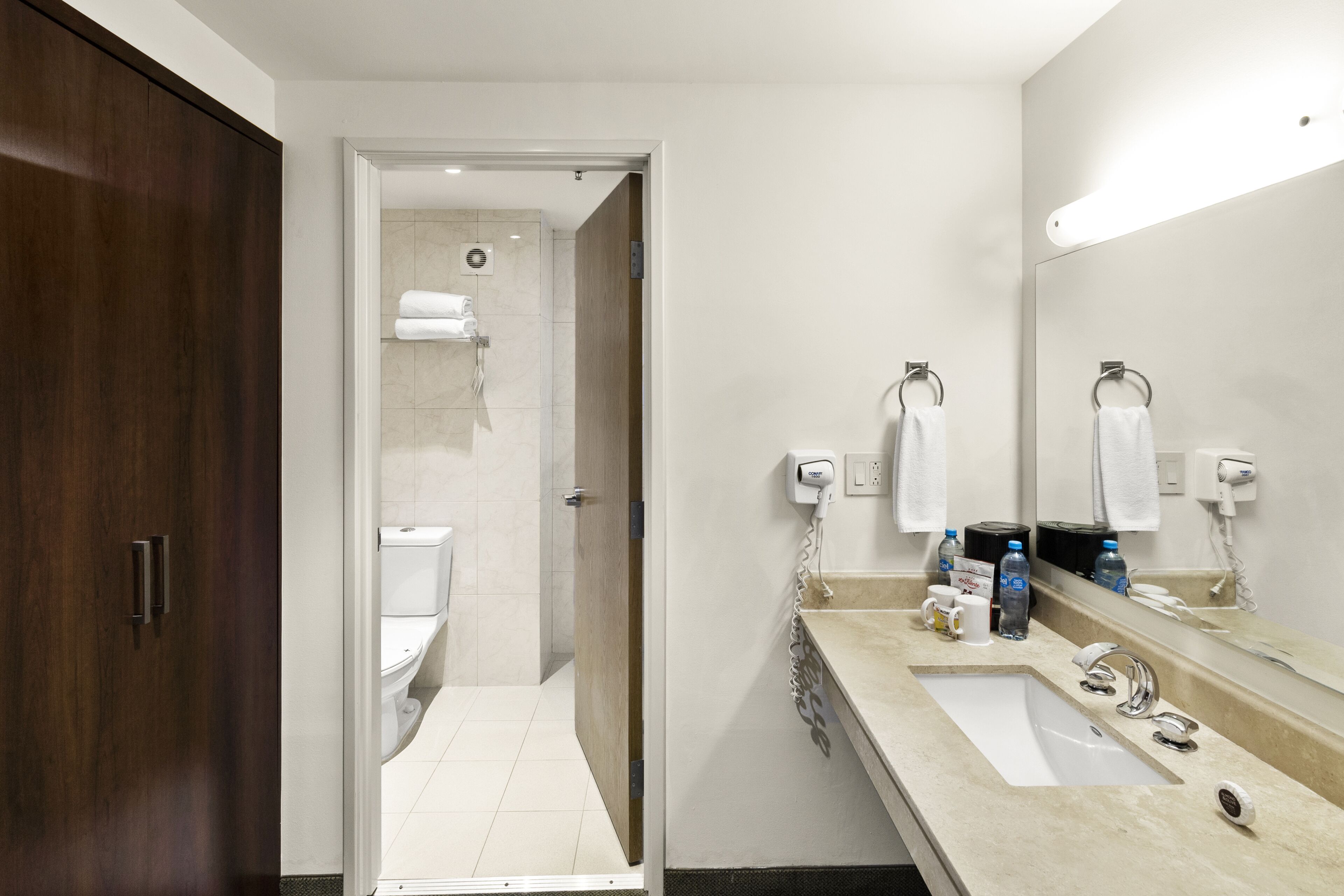 shower, rainfall showerhead, free toiletries, hair dryer