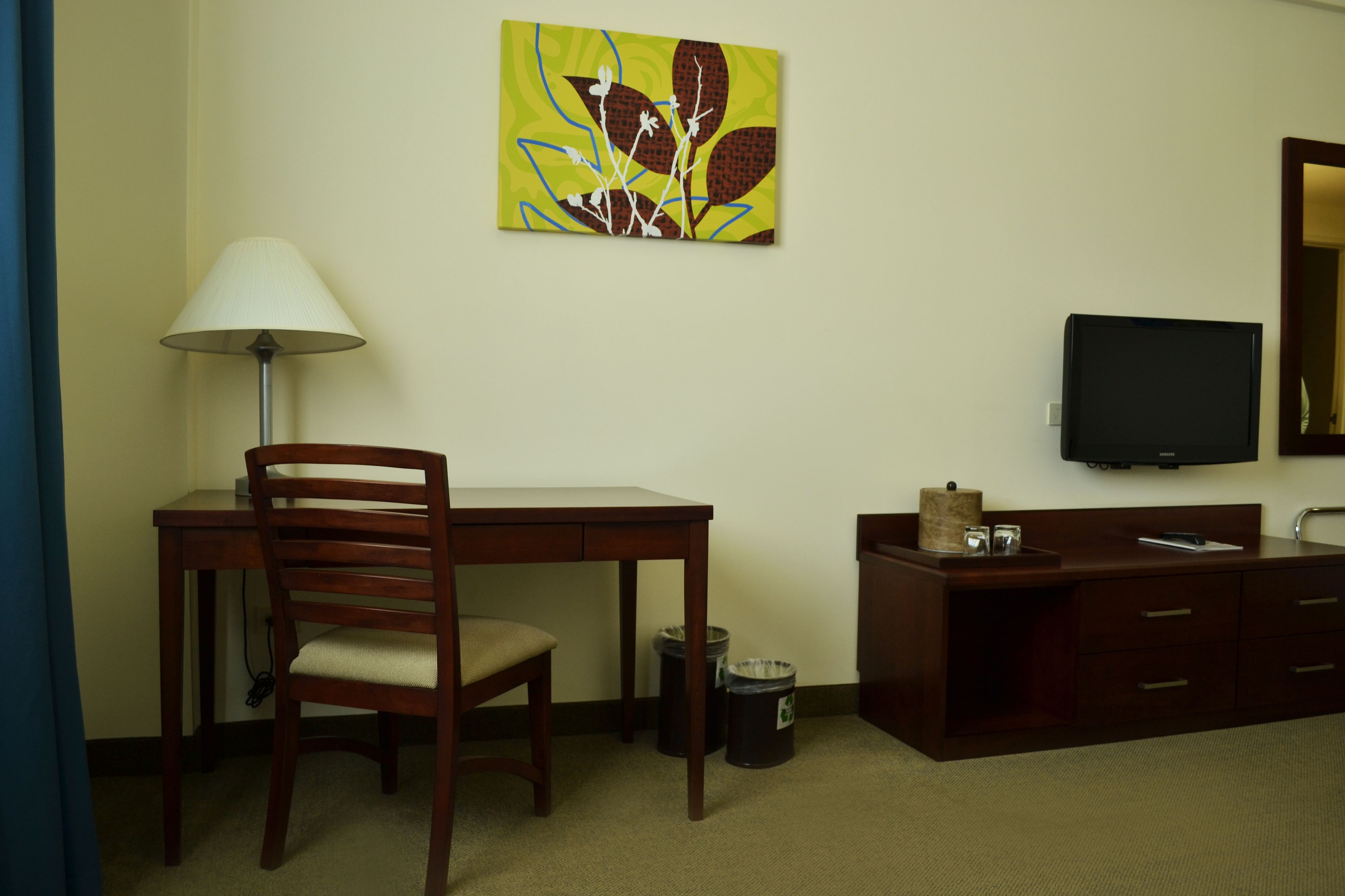 habitación estándar, 1 cama -  no fumadores | desk, laptop workspace, blackout curtains, iron/ironing board