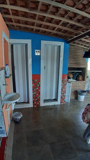 Shower, towels