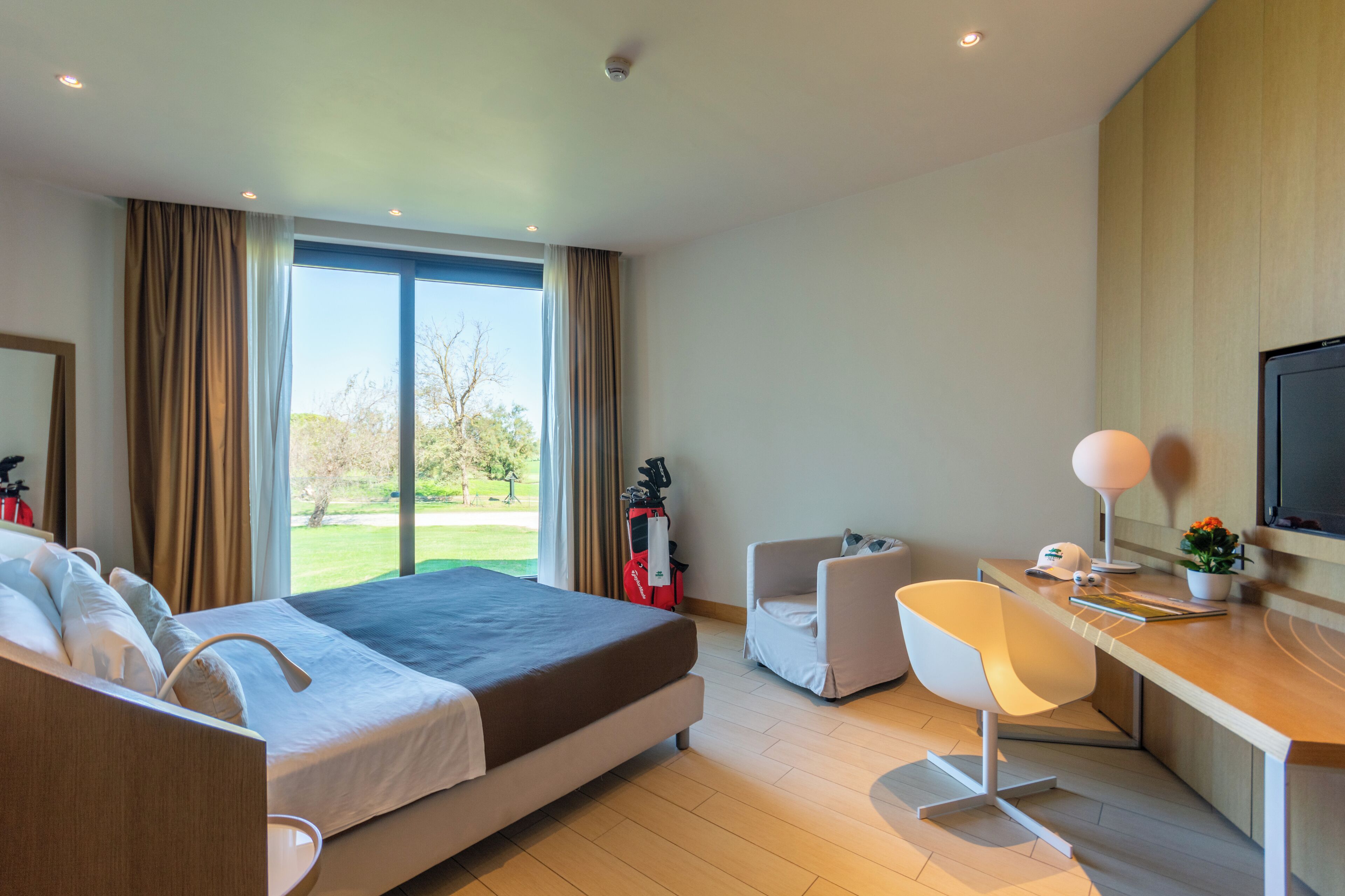 Superior Double Room, 1 Double Bed | Minibar, in-room safe, desk, laptop workspace