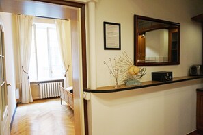 Leilighet – deluxe, 1 soverom (Swietojanska 7/1) | Oppholdsområde | TV