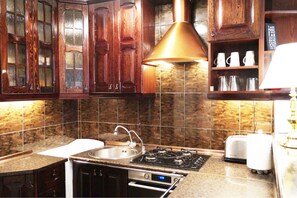 Leilighet – superior, 1 soverom (Swietojanska 7/2) | Eget tekjøkken | Kjøleskap, kokeplater, kaffetrakter/tekoker og vannkoker