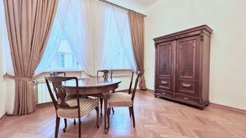 Comfort Apartment, 2 Bedrooms, Non Smoking, City View (Piwna 46) | Individually decorated, individually furnished, soundproofing